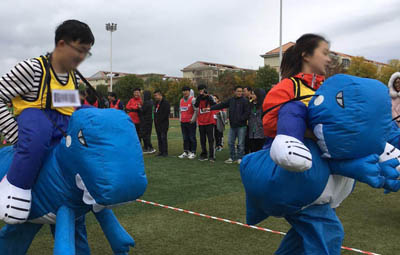 恐龍牛仔